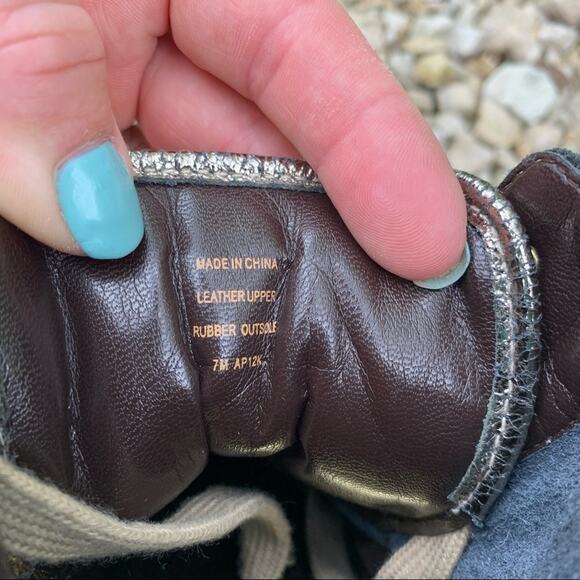 Michael Kors Gold Foil Studded High Rise Sneakers 7M - Picture 9 of 9